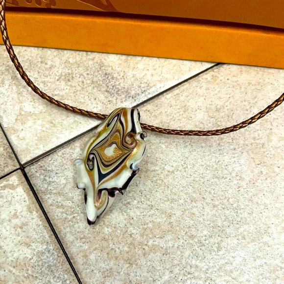 Murano Like Glass Pendant Necklace EUC - Picture 2 of 3